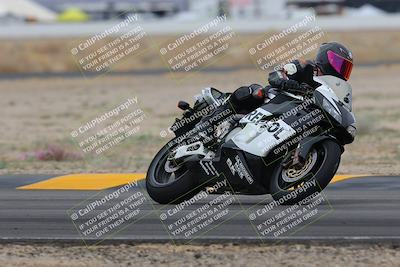 media/Jan-14-2023-SoCal Trackdays (Sat) [[497694156f]]/Turn 4 Set 2 (1030am)/